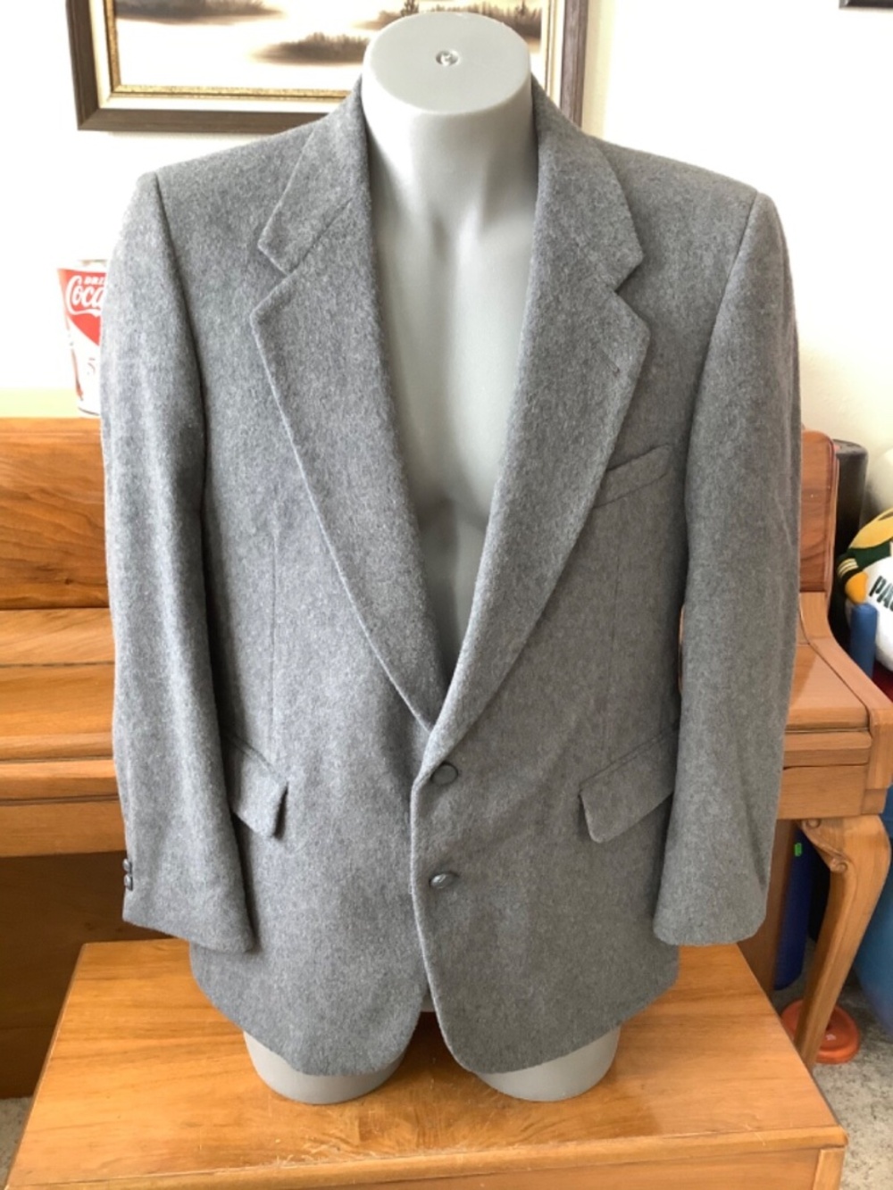 Vintage MENS Sport Coat BLAZER Suit JACKET Gray Union Made Soft Wool Size 42?